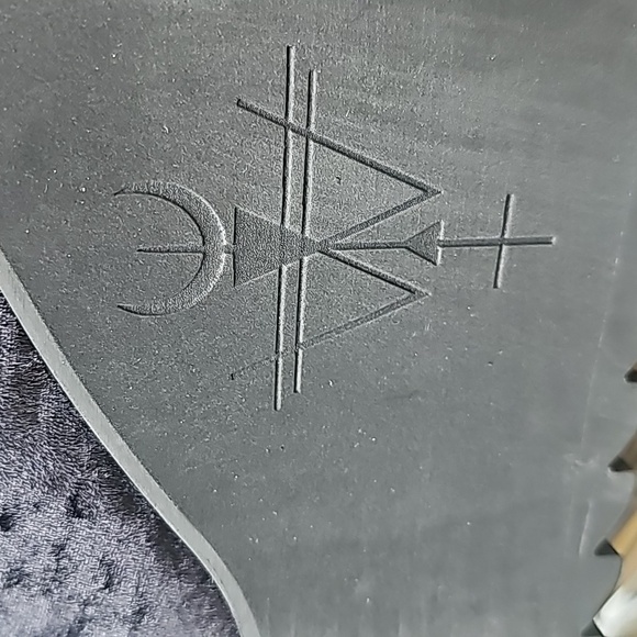 Velvet Traitor Boots - Picture 4 of 6